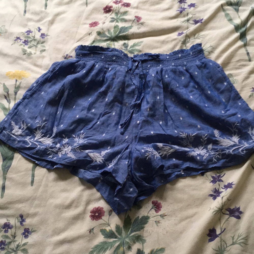 Embroidered soft shorts